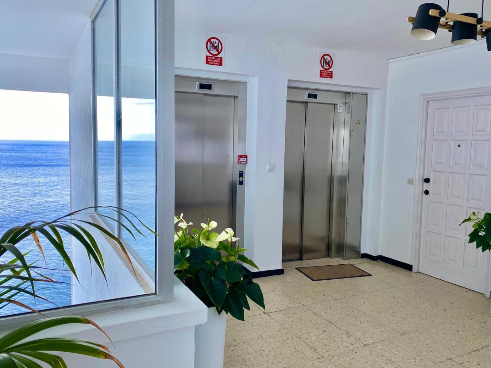 Apartamentos Playa Chica / Playa Las Gaviotas サンタクルスデテネリフェ エクステリア 写真