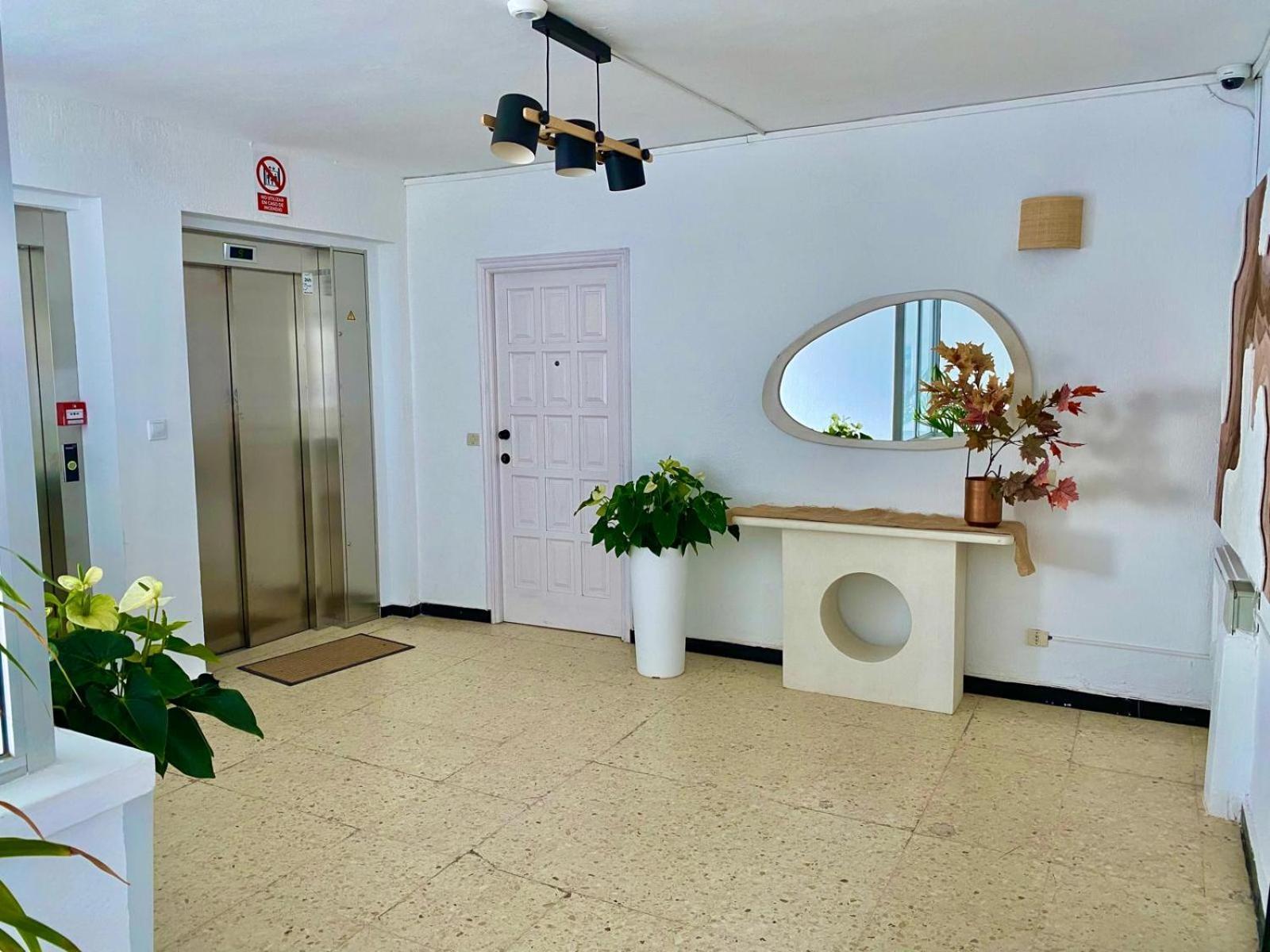 Apartamentos Playa Chica / Playa Las Gaviotas サンタクルスデテネリフェ エクステリア 写真